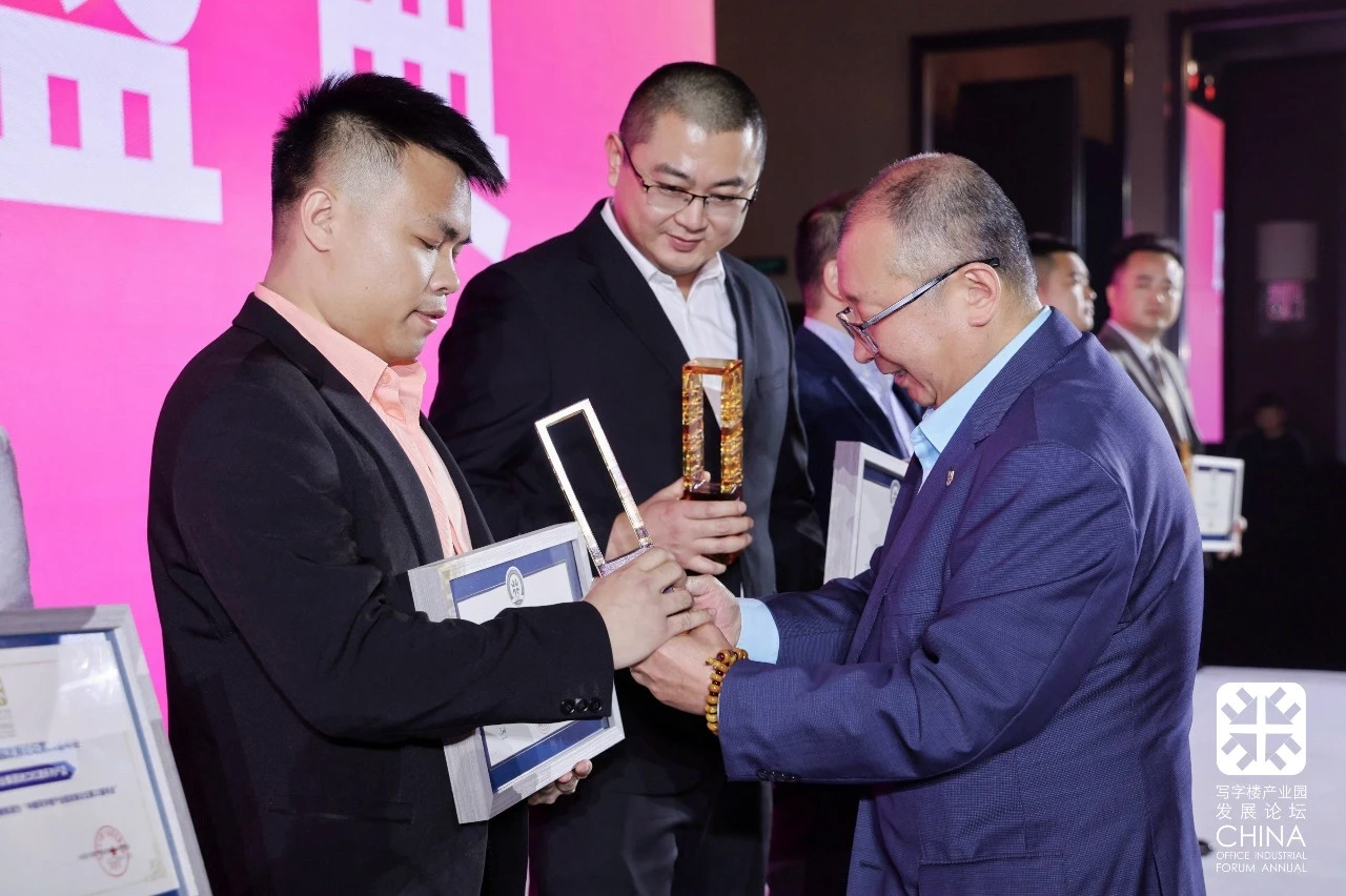 伟家业系统获“金厦奖”智能门窗创新产品奖